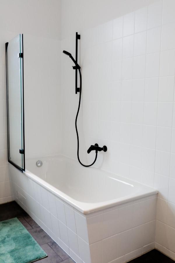 Modernes Lieblingsfleck I 2 Schlafzimmer I 4 Betten I Zentrumsnah Apartment *
